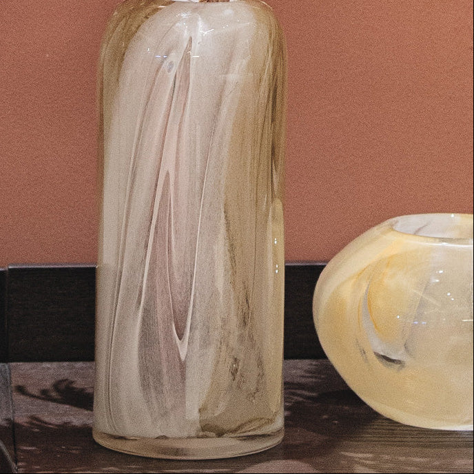 White jade vase